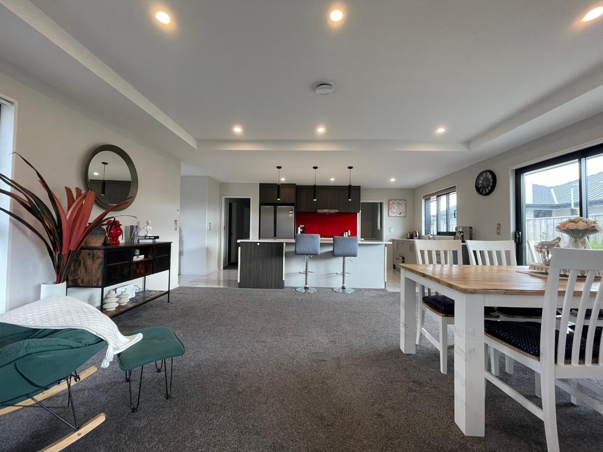 Luxury 4 Bedroom Family Retreat Holiday home